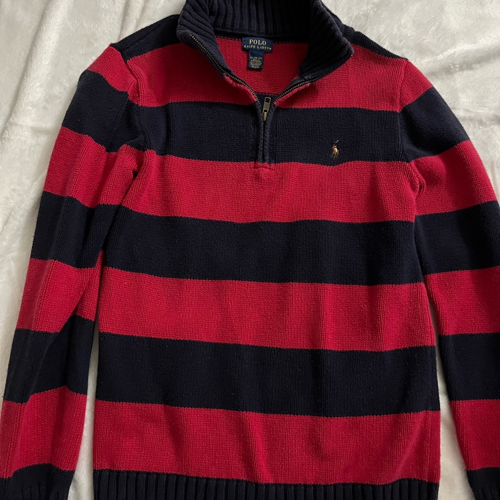 Men’s sweater, size small color, blue, and red